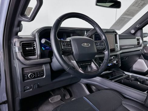 Used 2025 Ford F350 Platinum AWD/4WD image 10