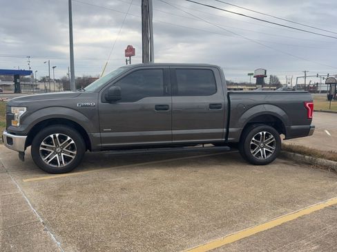 Used 2017 Ford F150 XLT image 4