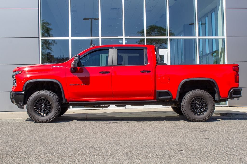 Used 2024 Chevrolet Silverado 2500 ZR2 w/ Technology Package AWD/4WD image 7