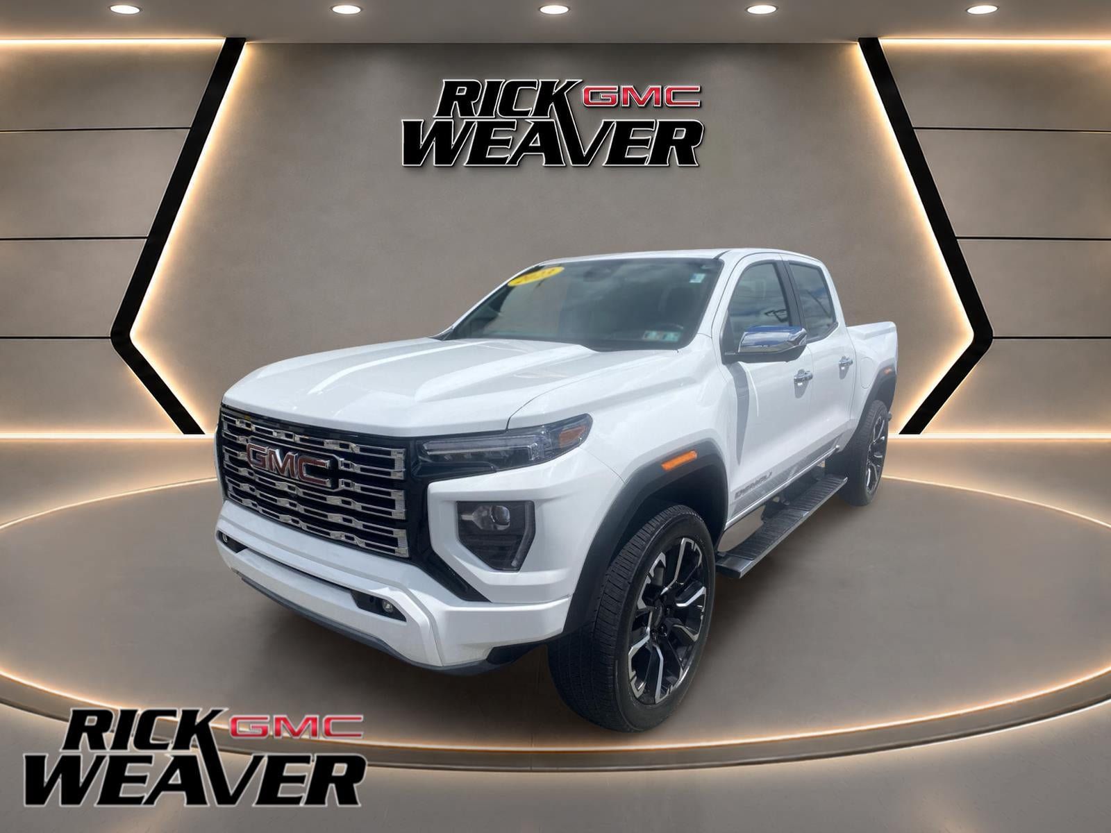 Used 2023 GMC Canyon Denali AWD/4WD image 1