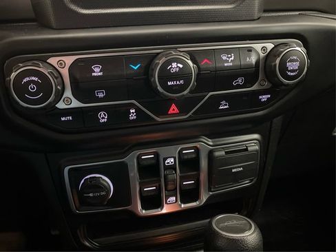 Used 2022 Jeep Gladiator Sport AWD/4WD image 30