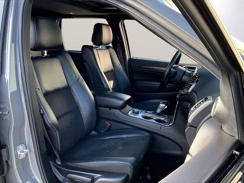 Certified 2022 Jeep Grand Cherokee Laredo X image 24