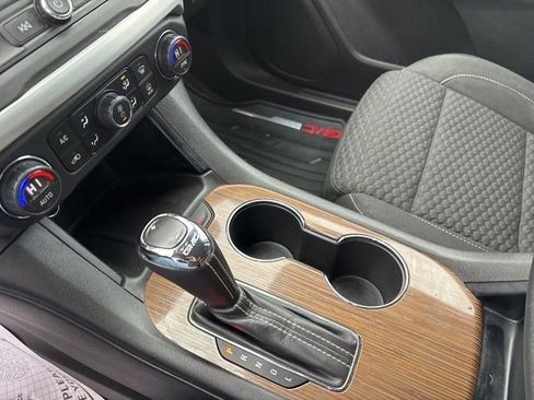 Used 2019 GMC Acadia SLE image 26