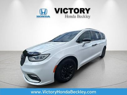 Used 2022 Chrysler Pacifica Touring-L