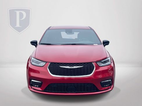 New 2026 Chrysler Pacifica Select FWD image 2