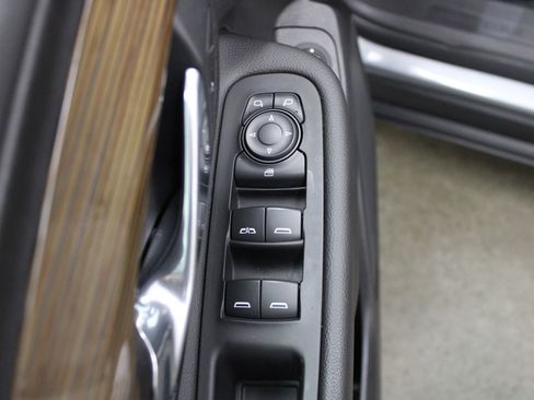 Used 2019 GMC Terrain SLE w/ Driver Convenience Package image 12