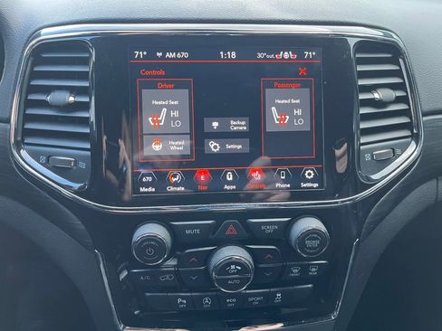 Used 2021 Jeep Grand Cherokee Laredo X image 18