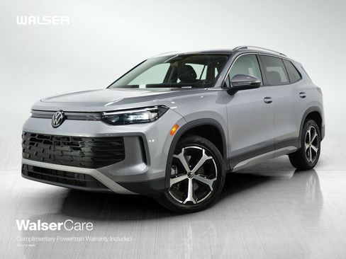 Used 2026 Volkswagen Tiguan SE AWD/4WD image 1