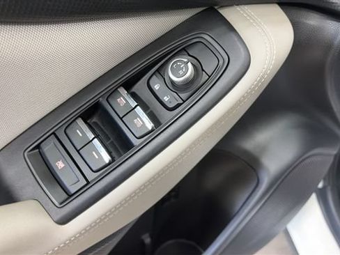 Used 2020 Subaru Forester Premium AWD/4WD image 32