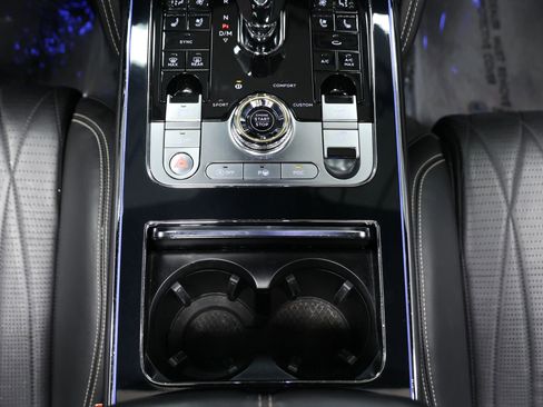 Used 2020 Bentley Flying Spur W12 image 55