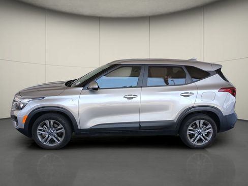 Used 2022 Kia Seltos LX AWD/4WD image 4