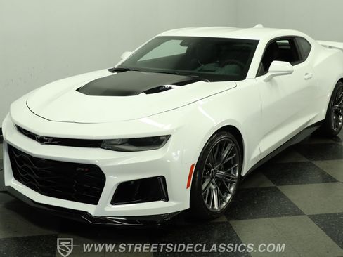 Used 2023 Chevrolet Camaro ZL1 RWD image 18