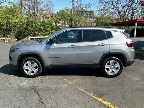 Used 2022 Jeep Compass Latitude w/ Convenience Group image 2