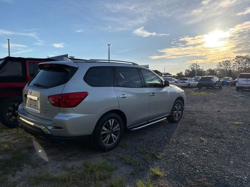 Used 2020 Nissan Pathfinder SL AWD/4WD image 5