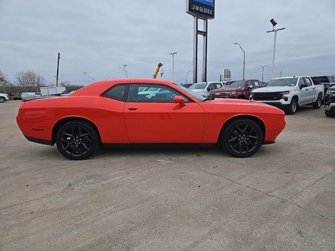 Used 2021 Dodge Challenger SXT w/ Blacktop Package image 10