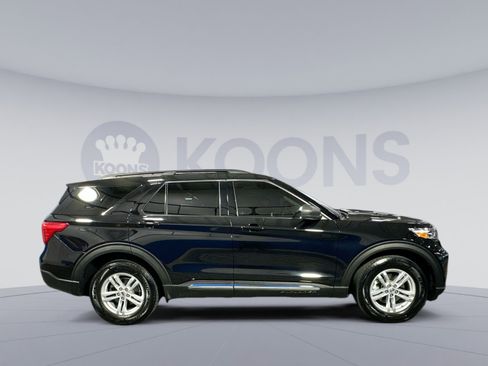 Used 2021 Ford Explorer XLT w/ Equipment Group 202A image 8