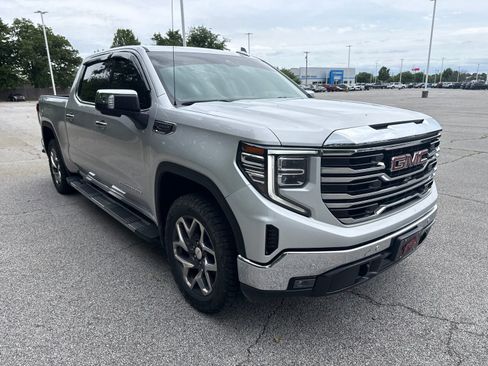 Used 2022 GMC Sierra 1500 SLT w/ SLT Premium Plus Package AWD/4WD image 12