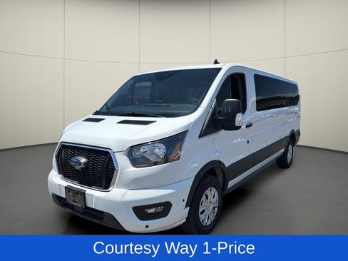 Used 2024 Ford Transit 350 XLT RWD image 4