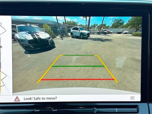 Used 2025 Volkswagen Atlas Cross Sport SE FWD image 13