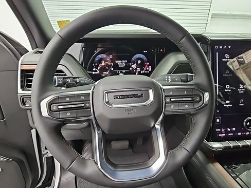 New 2026 GMC Yukon Denali w/ Sun & Power Step Package image 25