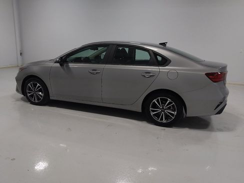 Used 2022 Kia Forte LXS FWD image 3