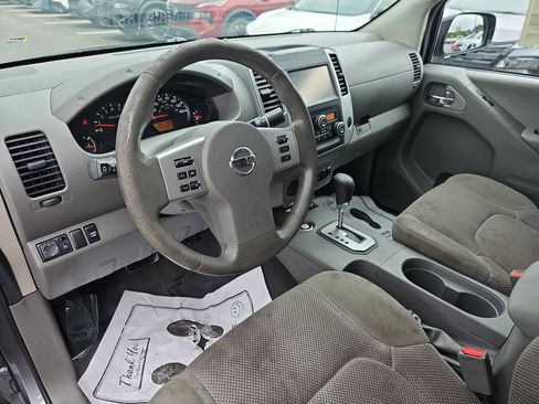 Used 2020 Nissan Frontier SV w/ Midnight Edition Floor Mats RWD image 18