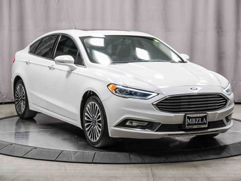Used 2017 Ford Fusion SE image 5