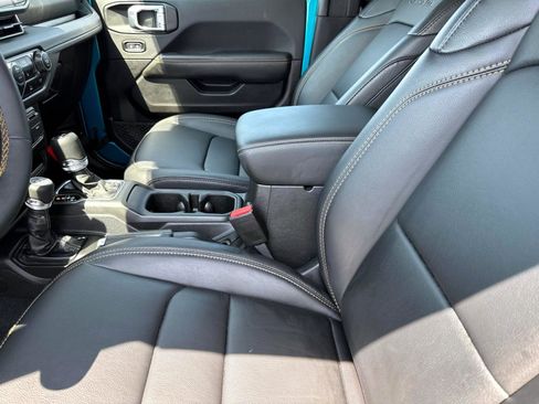 Used 2024 Jeep Wrangler Unlimited Sahara w/ Technology Group image 11