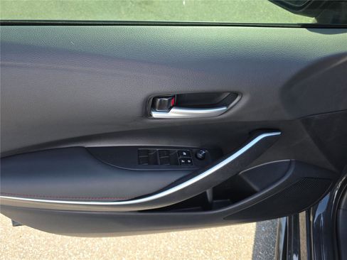 Used 2024 Toyota Corolla SE image 15