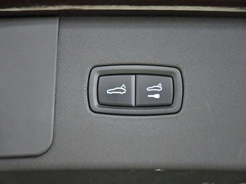 Used 2023 Porsche Cayenne Platinum Edition image 59