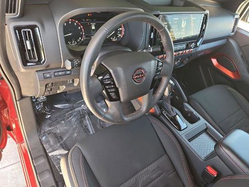 Certified 2025 Nissan Frontier Pro-X RWD image 11