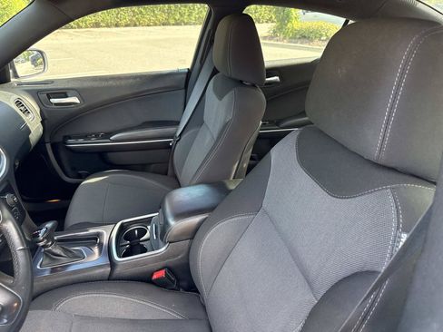 Used 2015 Dodge Charger SE w/ Sport Appearance Group RWD image 20