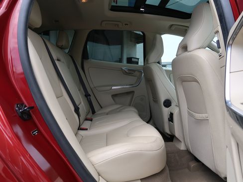 Used 2013 Volvo XC60 3.2 AWD/4WD image 32