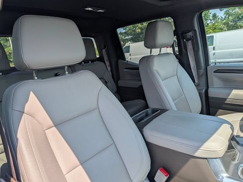 Used 2023 GMC Sierra 1500 SLT w/ SLT Premium Package AWD/4WD image 6