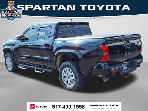 Used 2025 Toyota Tacoma SR5 AWD/4WD image 9