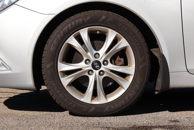 Used 2012 Hyundai Sonata Limited w/ Navigation Pkg FWD image 9