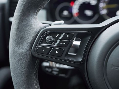 Used 2022 Porsche Cayenne Turbo GT image 54