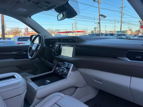 Used 2023 GMC Yukon Denali image 32