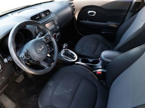 Used 2017 Kia Soul + image 13