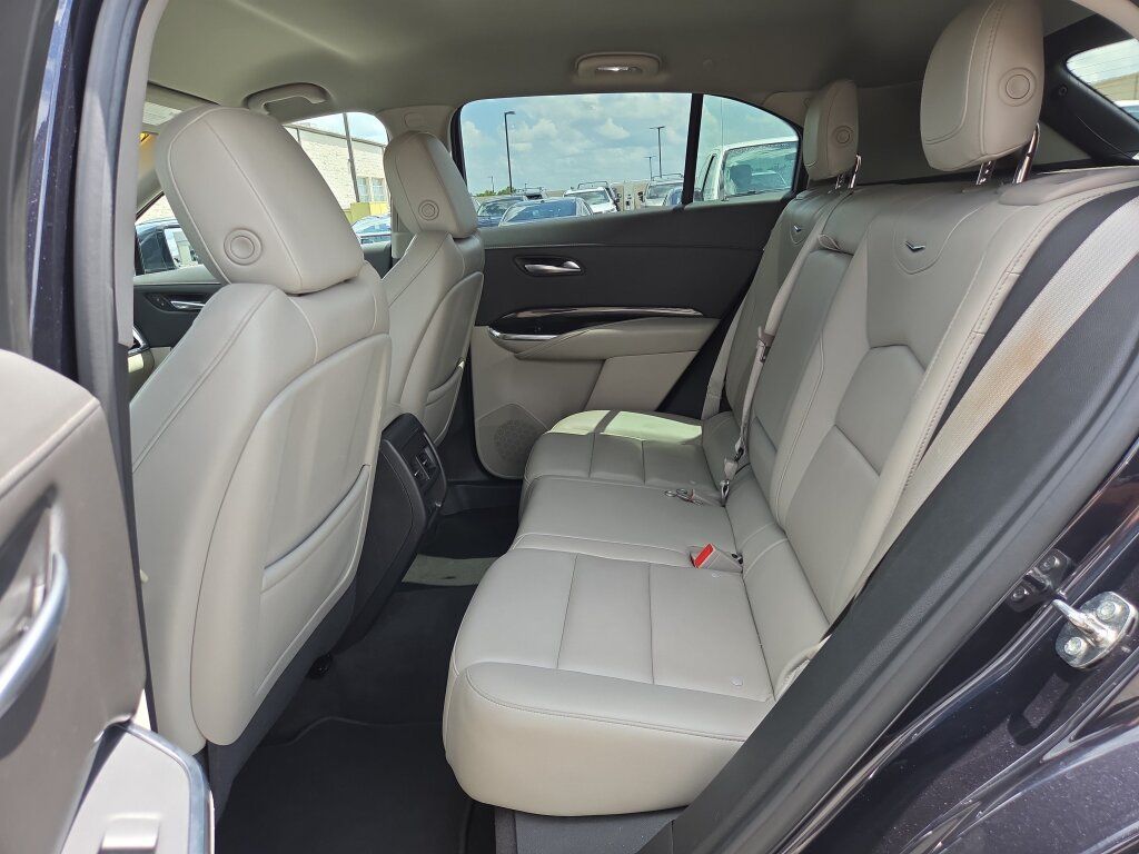 Used 2023 Cadillac XT4 Premium Luxury FWD image 11