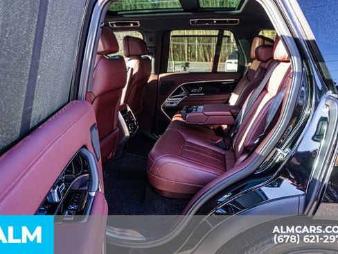 Used 2025 Land Rover Range Rover SE image 20