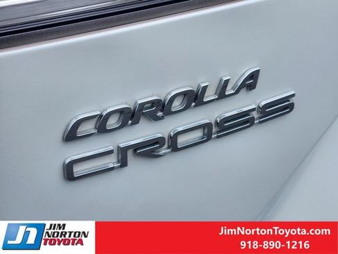 Used 2024 Toyota Corolla Cross LE FWD image 12