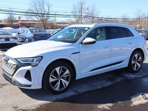 Used 2024 Audi Q8 e-tron Premium Plus w/ Premium Plus Package image 1