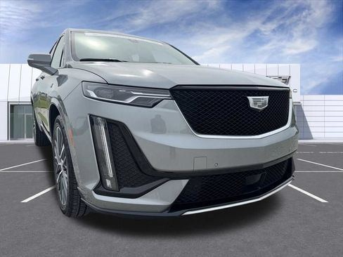 Certified 2024 Cadillac XT6 Sport w/ Technology Package AWD/4WD image 8