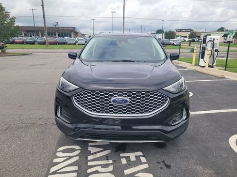 Certified 2024 Ford Edge SEL w/ Convenience Package AWD/4WD image 2