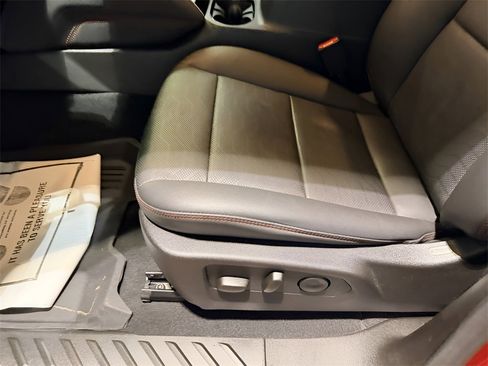 Used 2024 Chevrolet Colorado Z71 w/ Z71 Convenience Package 2 image 16