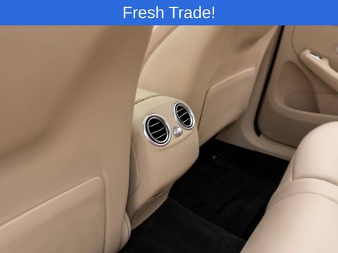 Used 2018 Mercedes-Benz GLC 300 4MATIC image 16