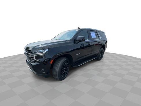 Used 2022 Chevrolet Tahoe LT w/ Luxury Package AWD/4WD image 4