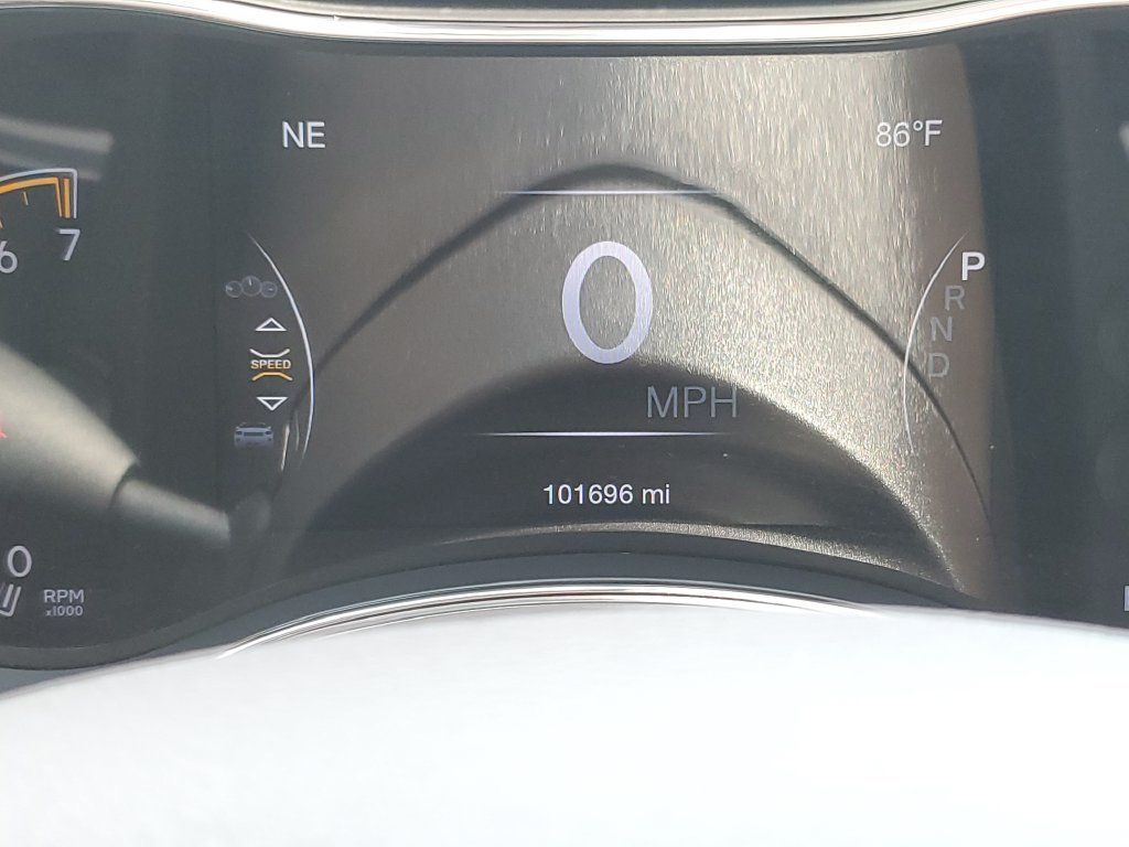 Used 2020 Jeep Grand Cherokee Overland AWD/4WD image 26