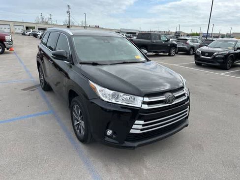 Used 2018 Toyota Highlander XLE image 24